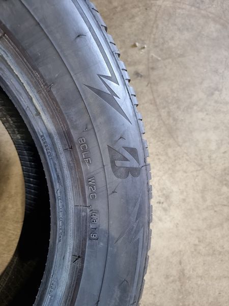 215/65/17 BRIDGESTONE 4бр