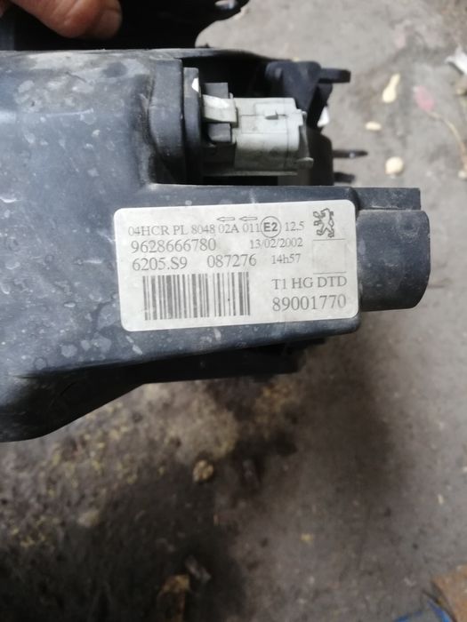 Десен фар за пежо 206 феислифт