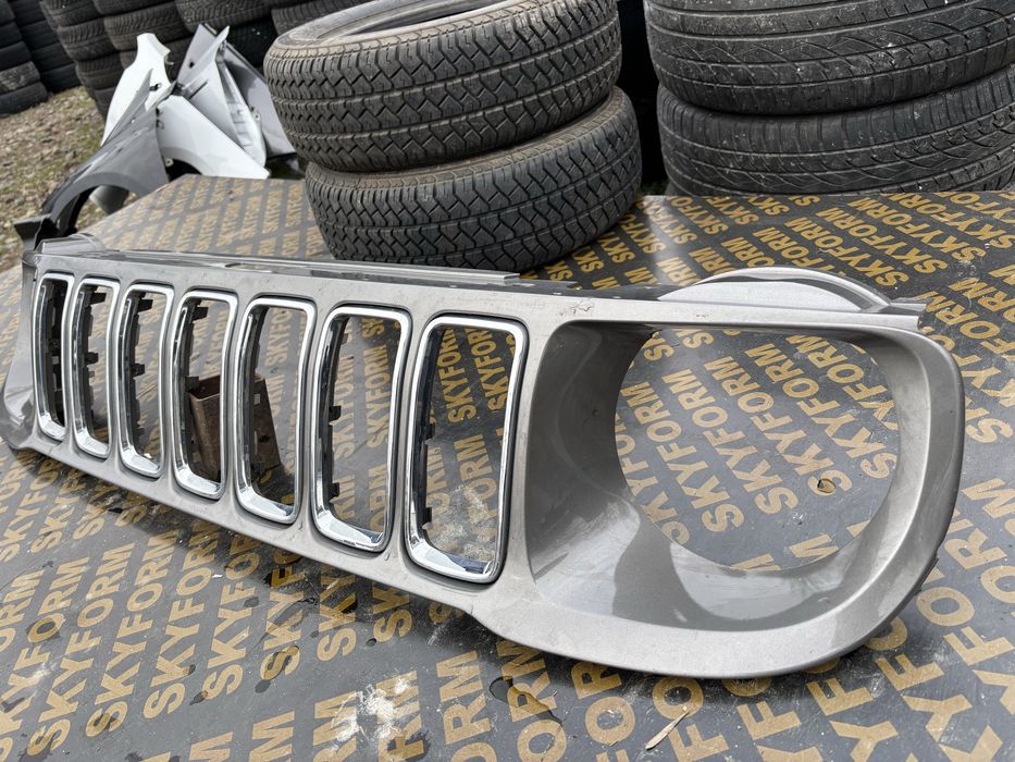 Решетка Jeep Renegade