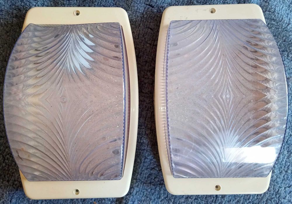 Лампи водозащитни. 2 броя