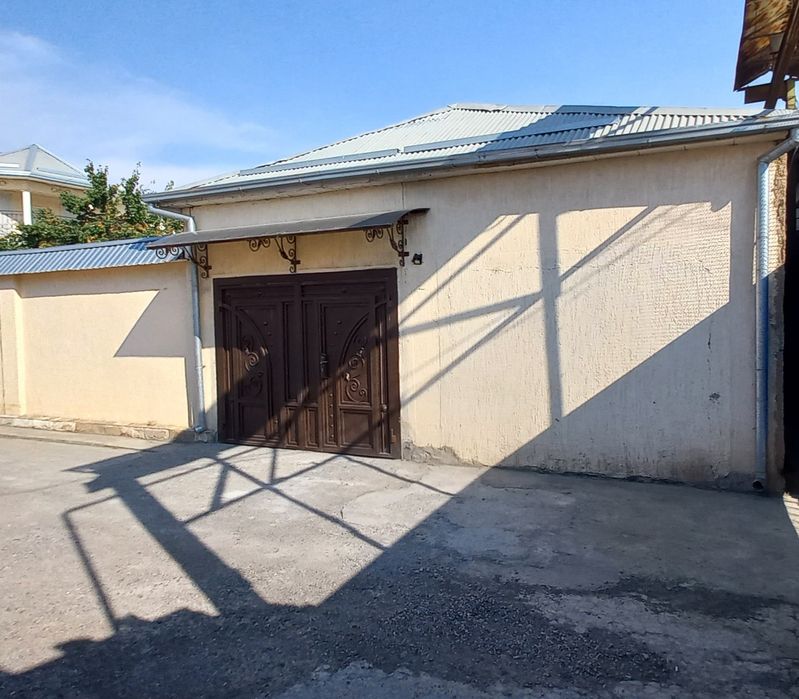 Дурмонда Хамма шароитларга ега булган Ховли Сотилади.