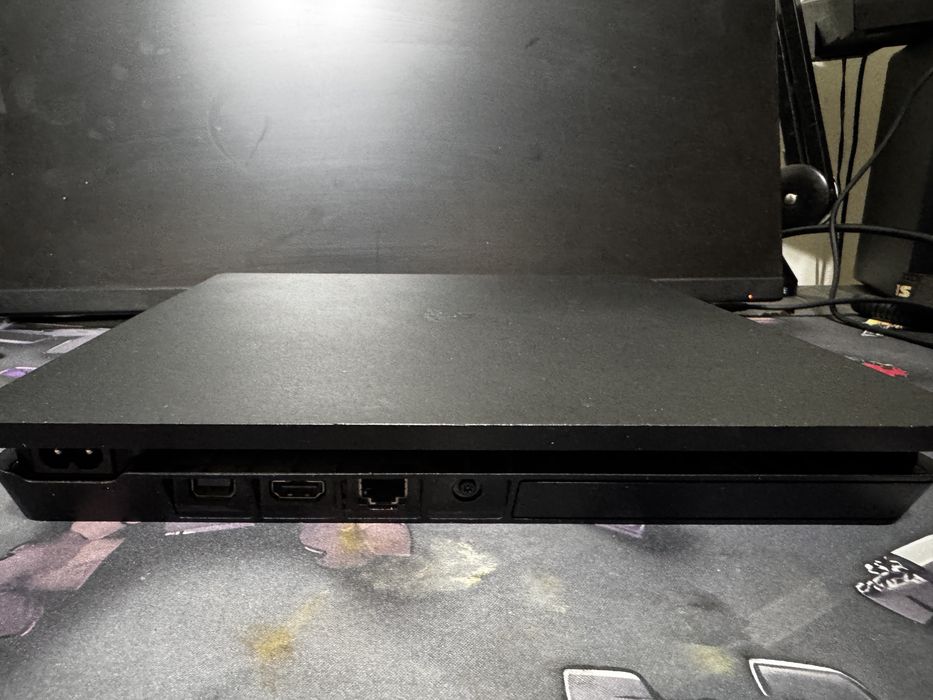 PS4 SLIM - 1TB - 3 Jocuri