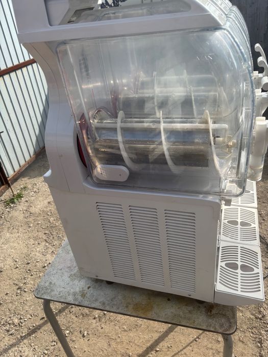 Aparate suc granita fulgi cu gheață