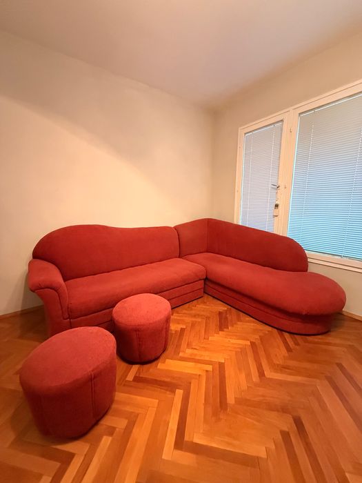 Ъглов Диван + 2 табуретки