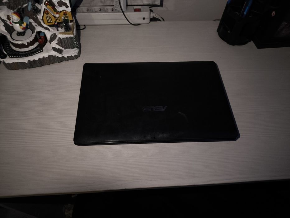 ноудбку: ASUS, Intel Core i3, гарантия неделя