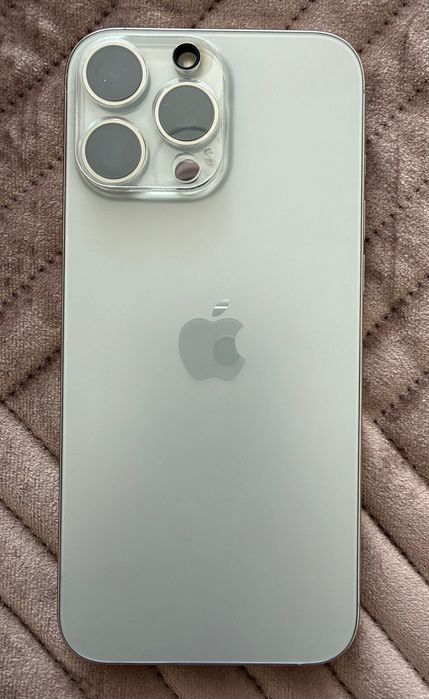 Apple IPhone 16 Pro Max в гаранция 94%батeрия