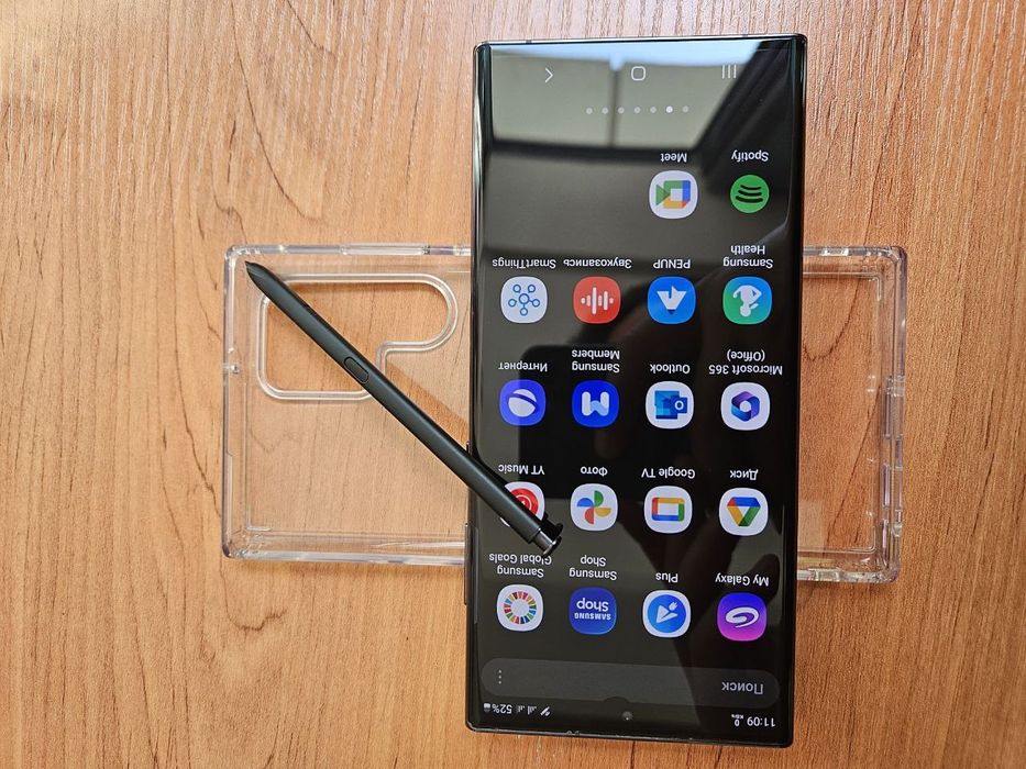 Samsung S 22 Ultra global 2 ta simkarta 12/ 256 sotiladi.