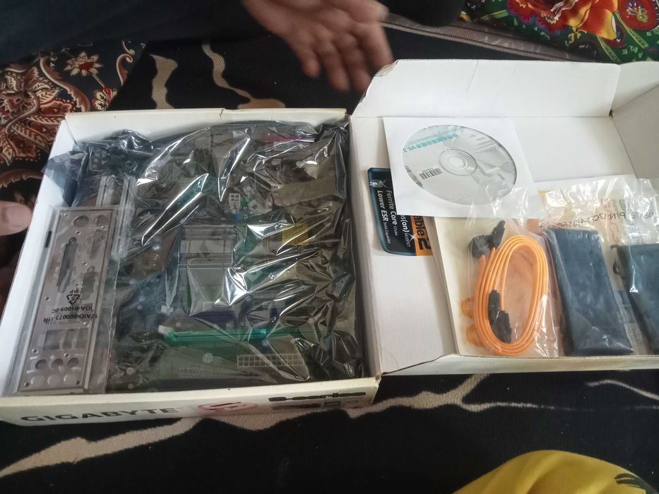 Продам материнскую плату