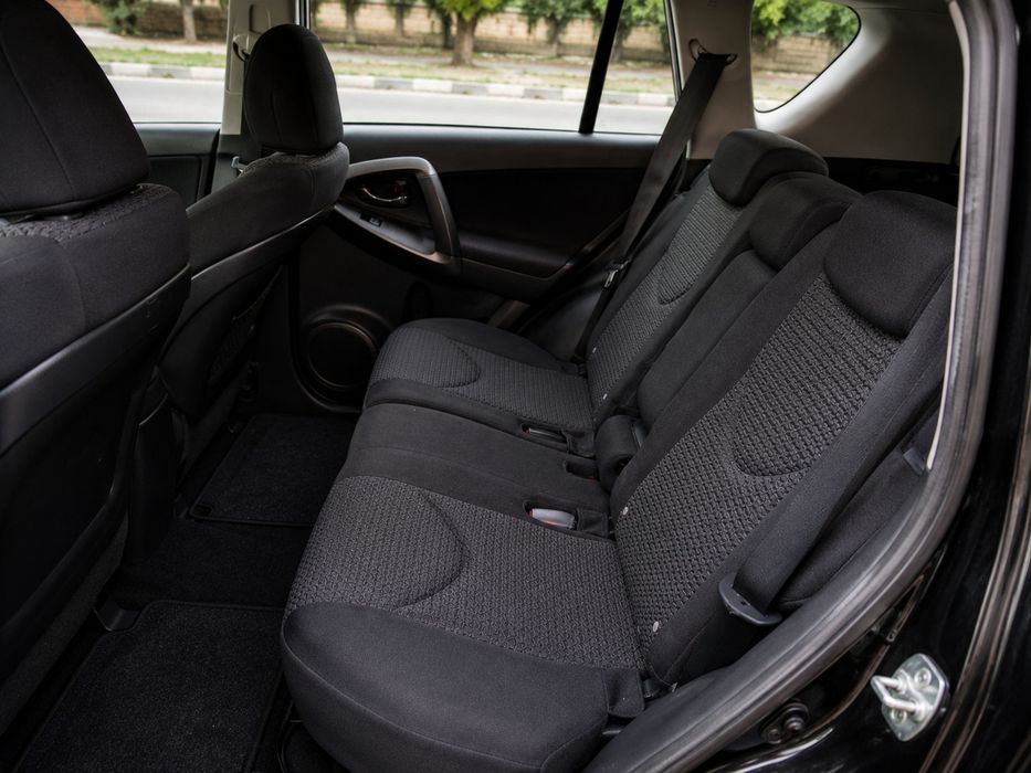 Джип TOYOTA Rav 4