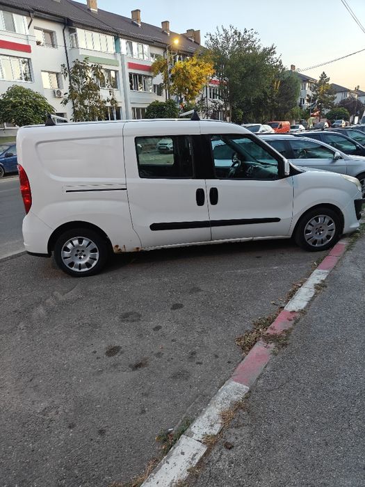 Vând Fiat doblo maxi