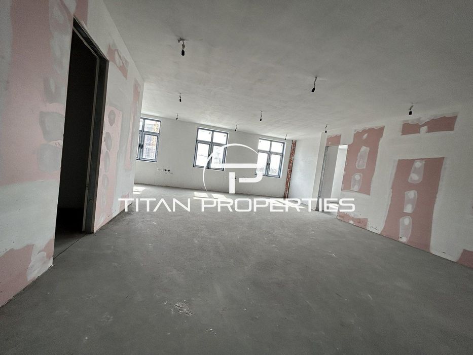 Продава се Офис в Пловдив, Център - 130 кв.м за 2400 €/кв.м - Снимка #1