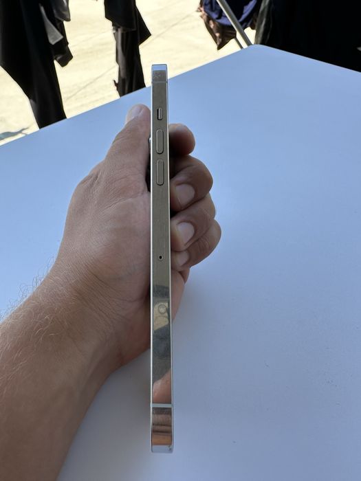 Продавам iPhone 12 Pro Max 128 GB.