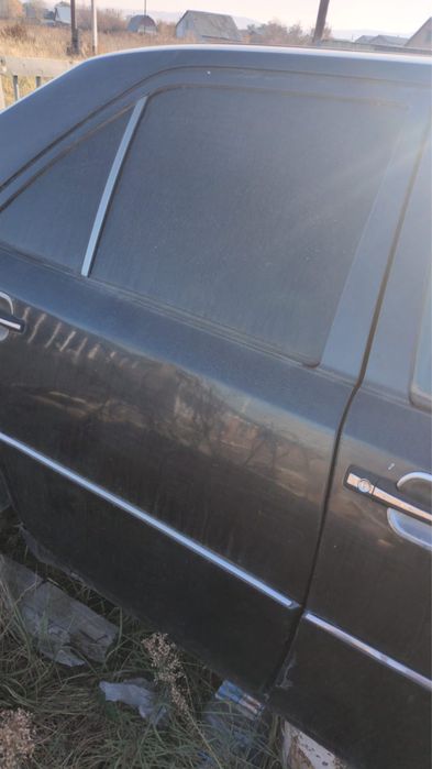 Продается двери от мерседес 124