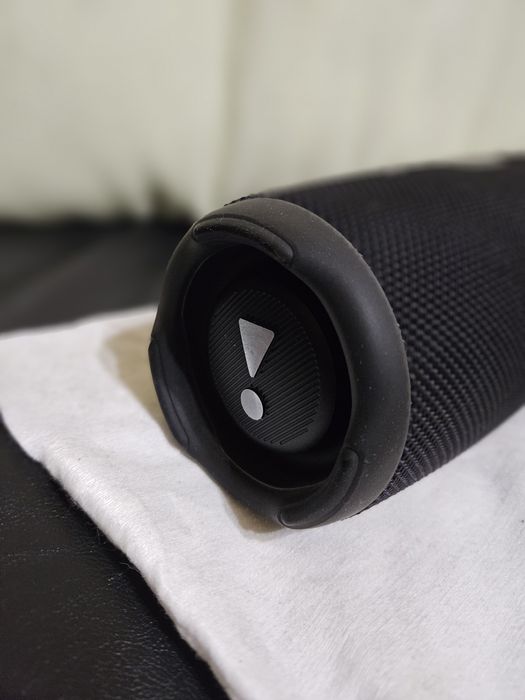 Vând Boxă JBL CHARGE 5 în stare bună