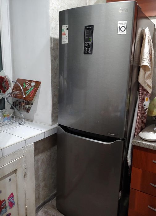 Продам холодильник с морозильной камерой