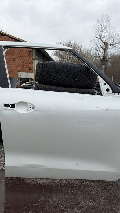 Врата Suzuki Swift MK8 2017 год.-