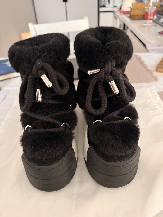 Угги от Naked Wolfe