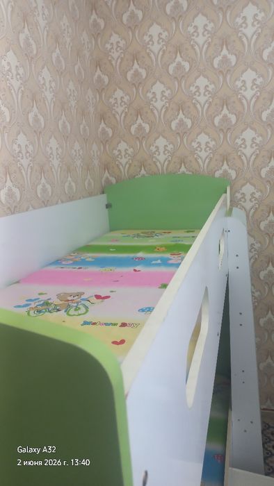 Детский кроват двух этаж