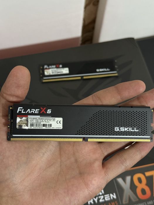 ROG Crosshair X870E Hero + 64GB DDR5 6000 CL30