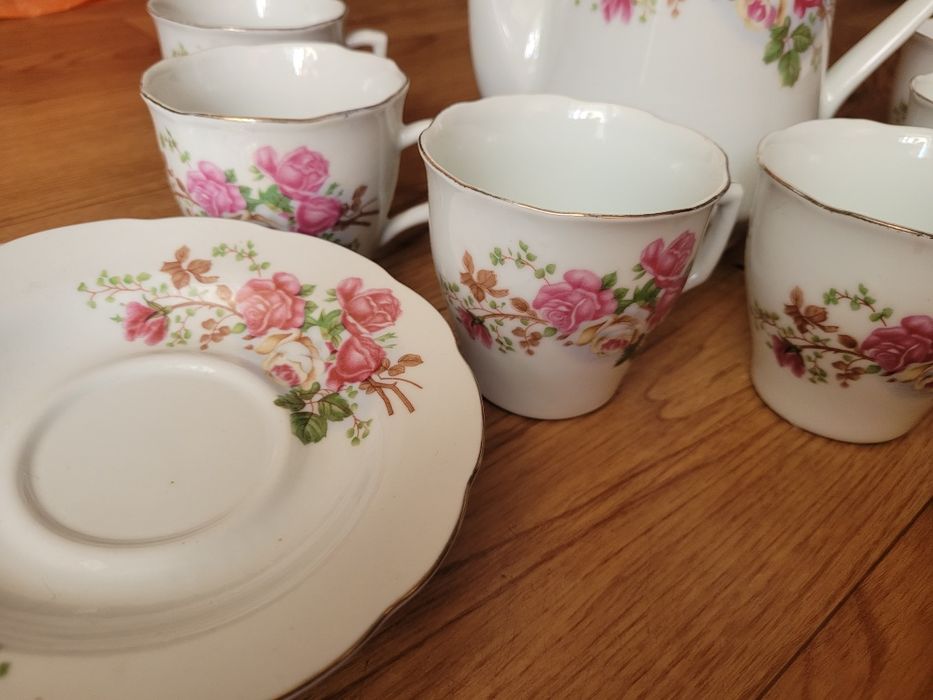 Набор посуды Чайник 6 чашек 2 блюдца