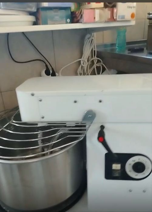 Vand pizzerie napoletana la cheie in Crangasi-Regie!