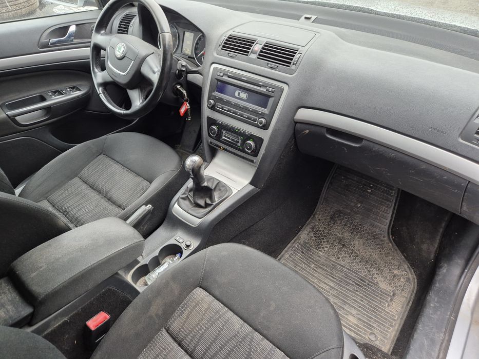 Dezmembram Skoda Octavia 2 Facelift 2011 1.2tsi CBZ