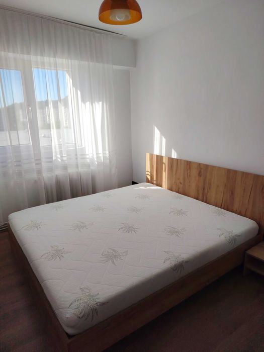 Ofer spre închiriere apartament cu 2 camere ultracentral in Reșița, 300 euro