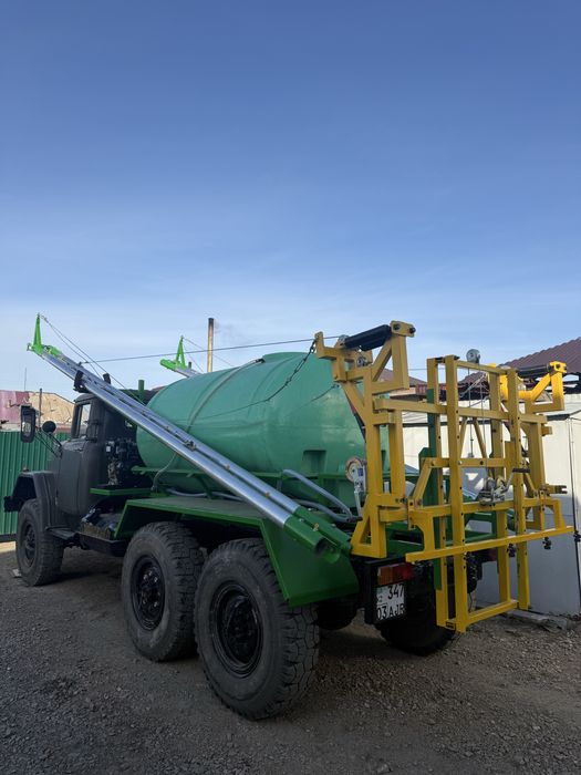 Самаходный опрыскаватель зил 131