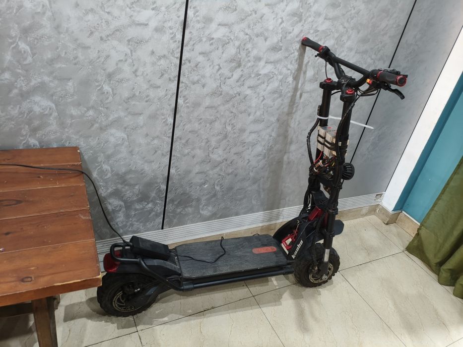 Продам электросамокат Kaabo wolf warrior 11 на minimotors
