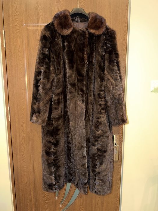 Vand haina de blana lunga din nurca - model clasic