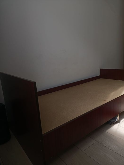 Продам односпальный Кровать