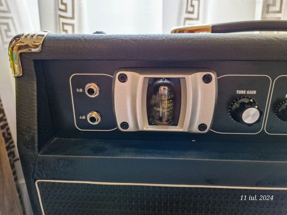 Amplificator chitara bas