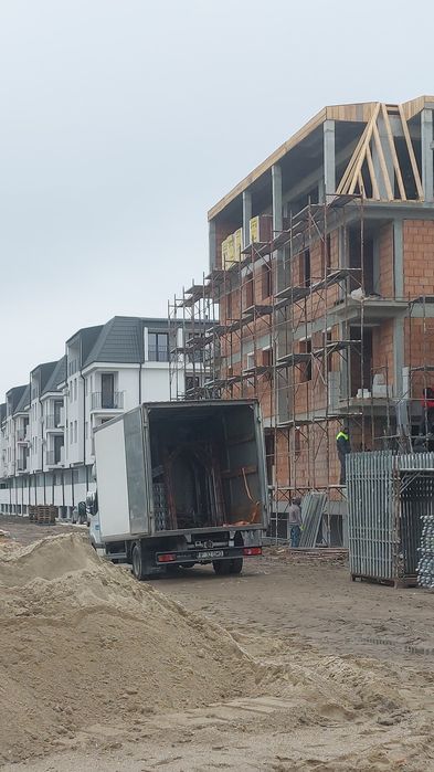 De închiriat sau vanzare schela metalica îngustă sau normala