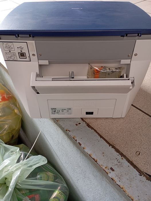 Vînd imprimanta canon