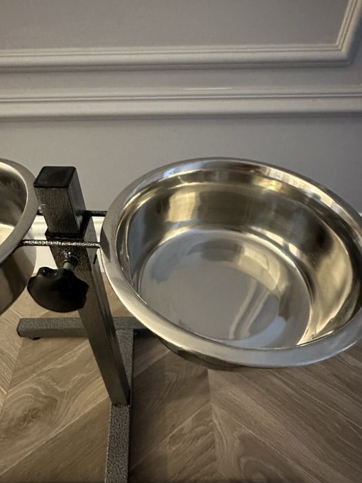 Очень удобные миски со стойкой