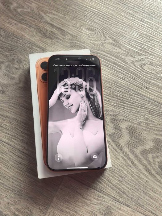 продам дешево iphone 17 pro max 256Gb (пятно на экране) eSIM