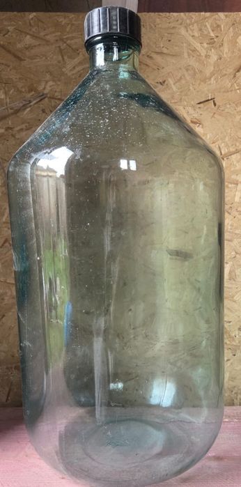 Банка продается 20литыр !!