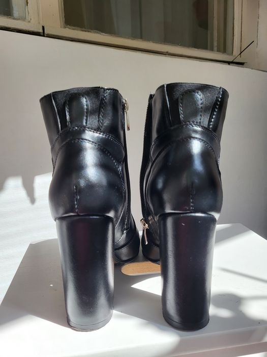 Botine / ghete piele naturala marimea 39