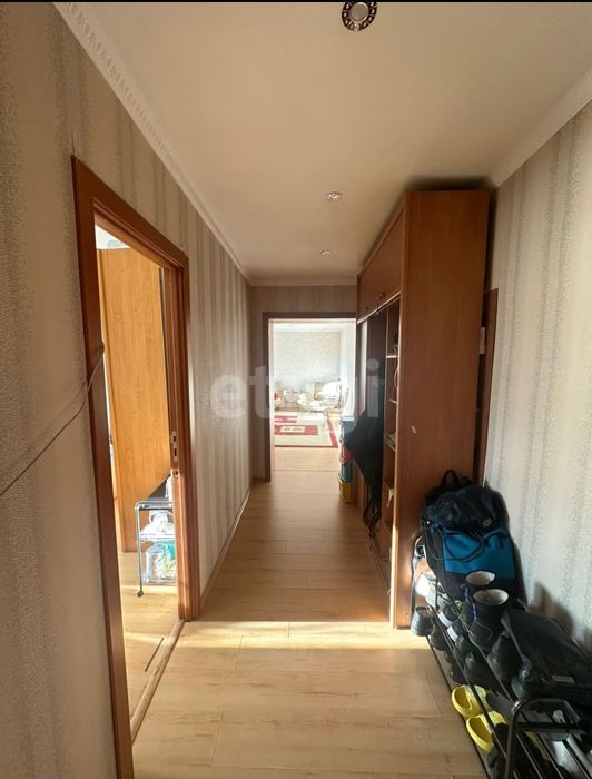 Продам 2х-комн просторную квартиру