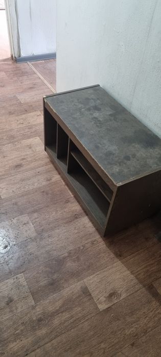 Бесплатно самовывоз Шкаф,стол, тумба, телевизор