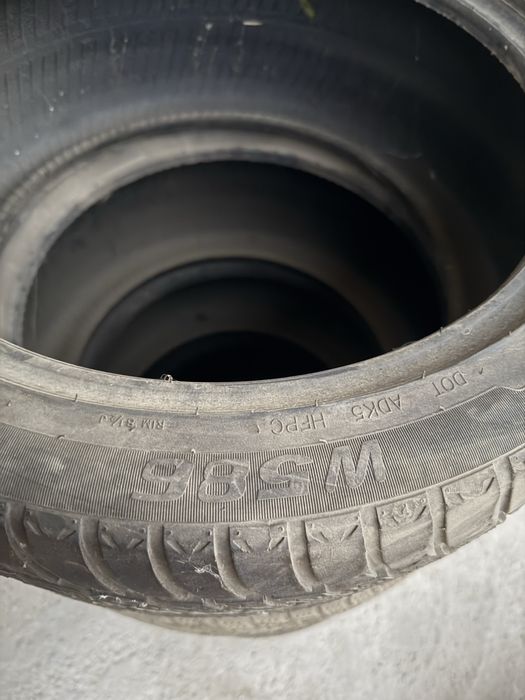 Продам резину 245/40/18
