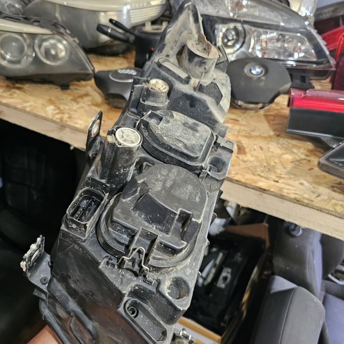 Фарове  бмв е90  преди феиса