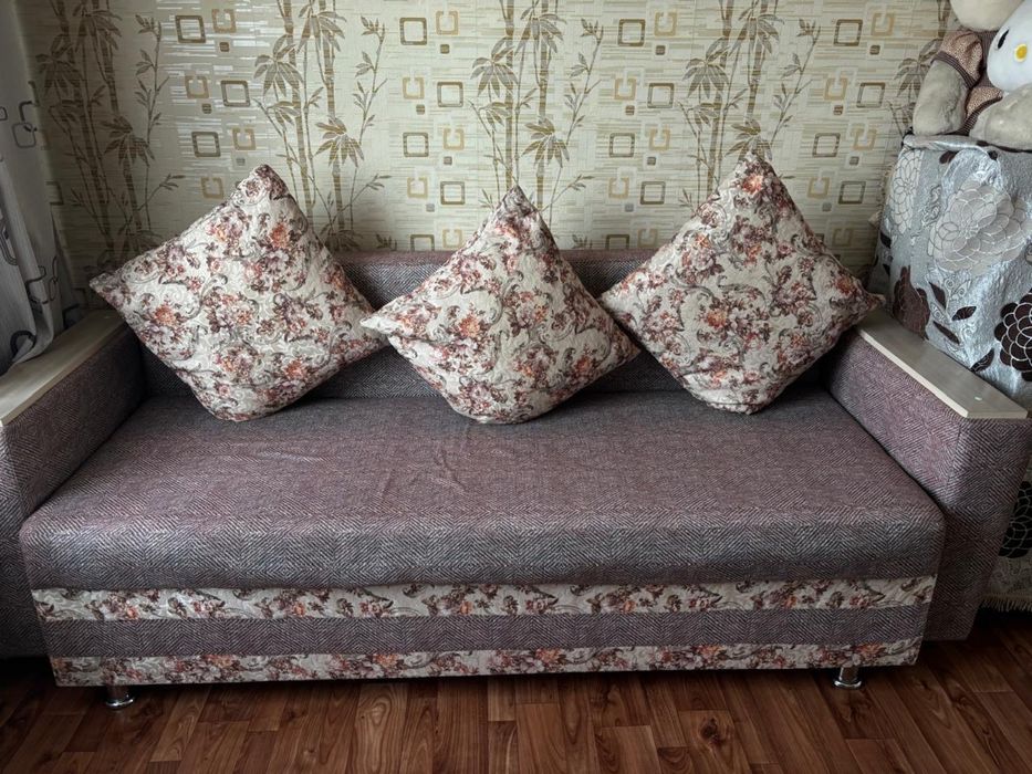 Продам диван в отличном состоянии