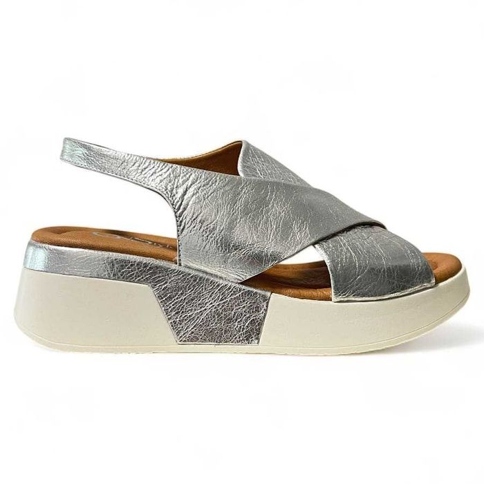 Промо цена 98.00лв.  Удобни дамски сандали от естествена кожа.