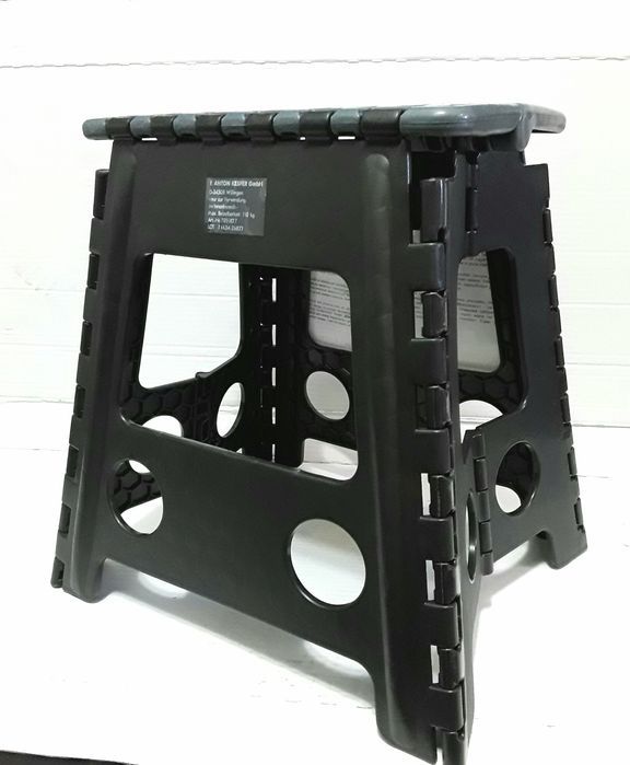 SCAUNE PLIABILE din plastic special, rezistent NOI - 40 Lei/bucata