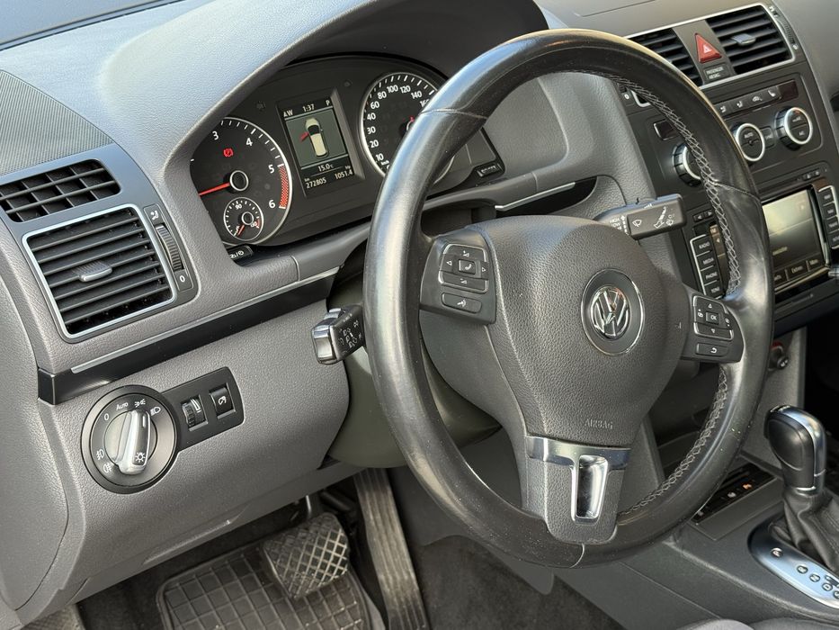 VÂND Volkswagen Touran 2015 170cp