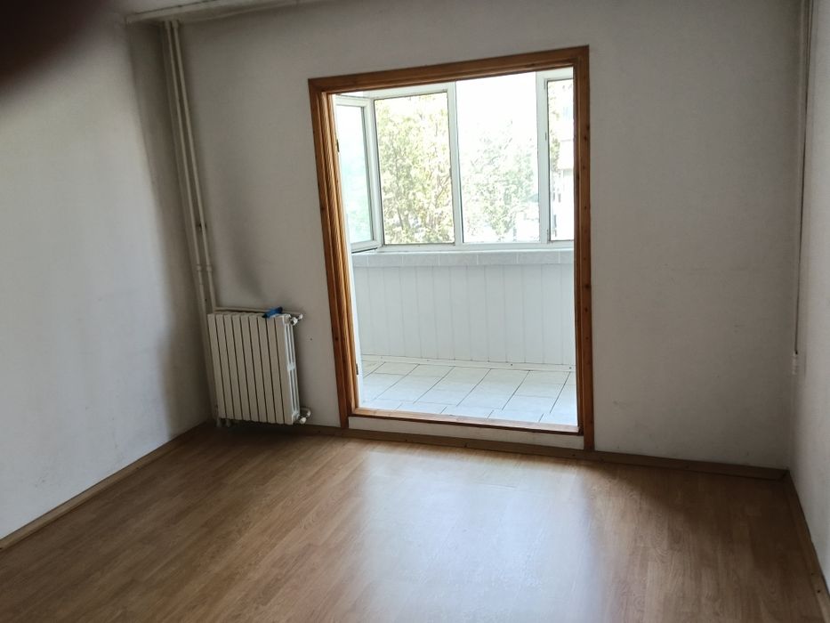 De vânzare apartament 4 camere soveja etaj 2 din 4 gaze la ușă 145.000€