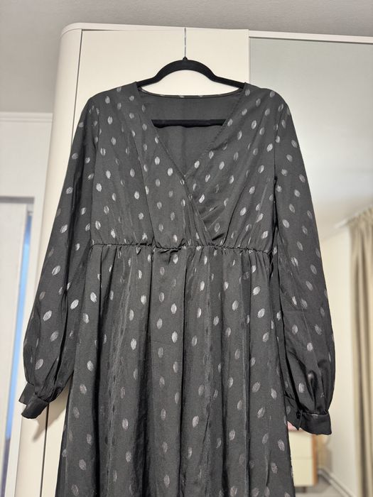 Vand 4 rochi marimea L