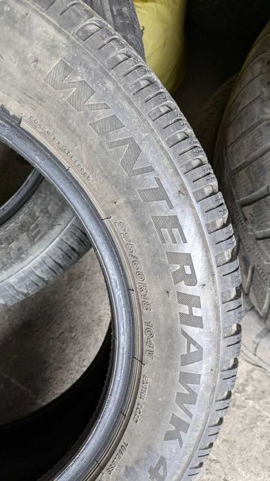 Продавам 2 зимни гуми "Firestone Winterhawk 4"