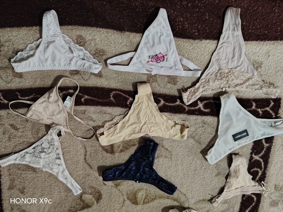 Трусики, бюстгальтера